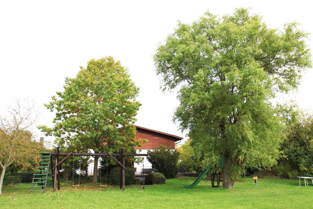 Fruehstueckspension Christinenhof Dreieich Bagian luar foto